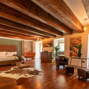 Aurelia Luxury - Piazza Delle Erbe Gasthof