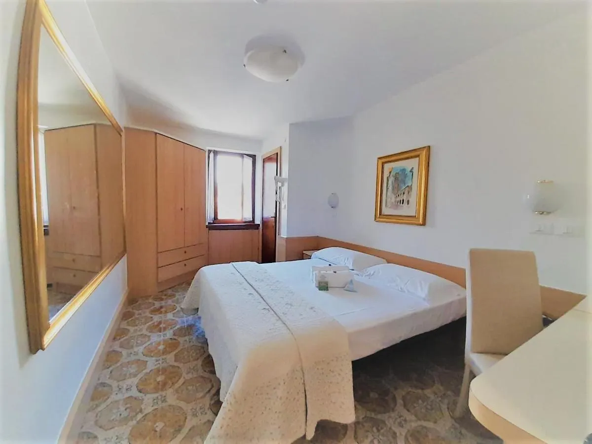 Albergo Trento Verona 2*,